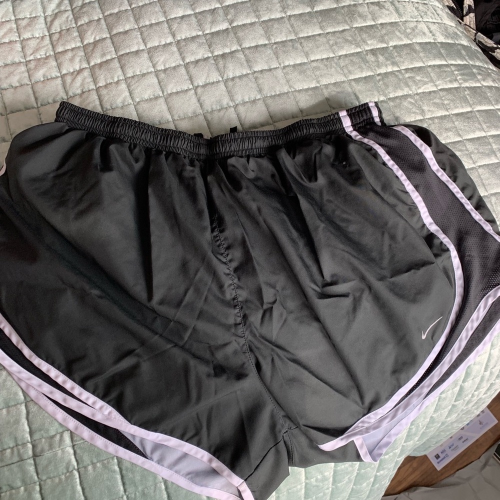 Women’s XL Nike Tempo Shorts